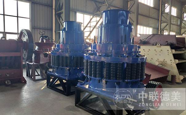 海南單缸液壓圓錐破碎機現場視頻圖片