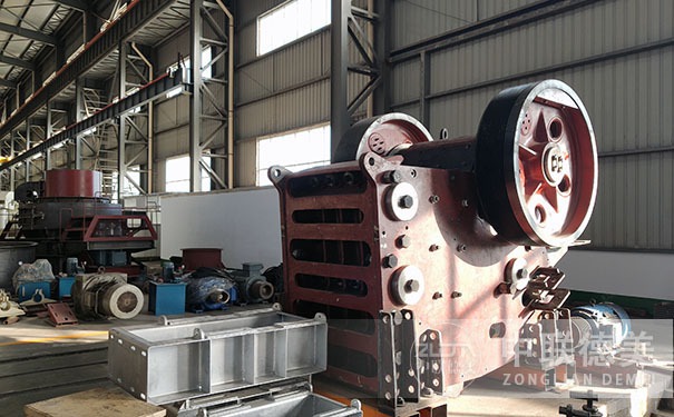 反擊破碎機(jī)換錘頭視頻