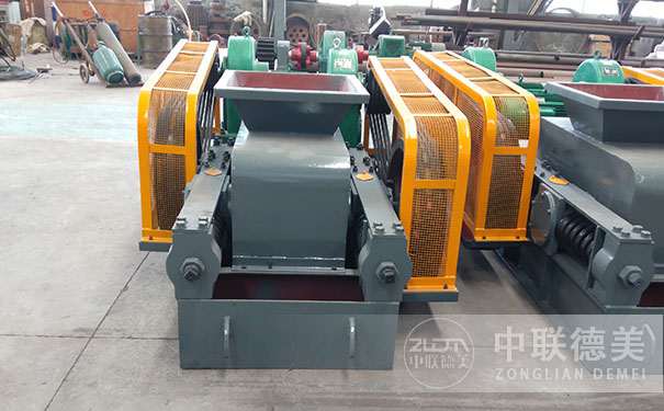  對(duì)輥破碎機(jī)