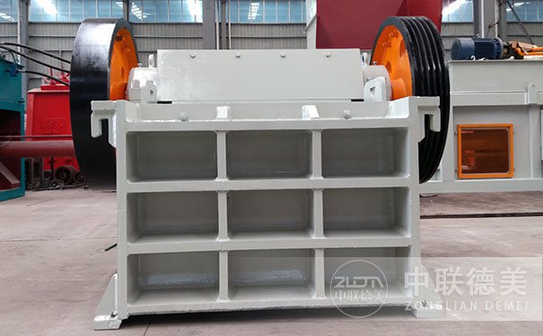 細(xì)顎破碎機(jī)