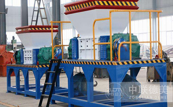  萬能撕碎機(jī)